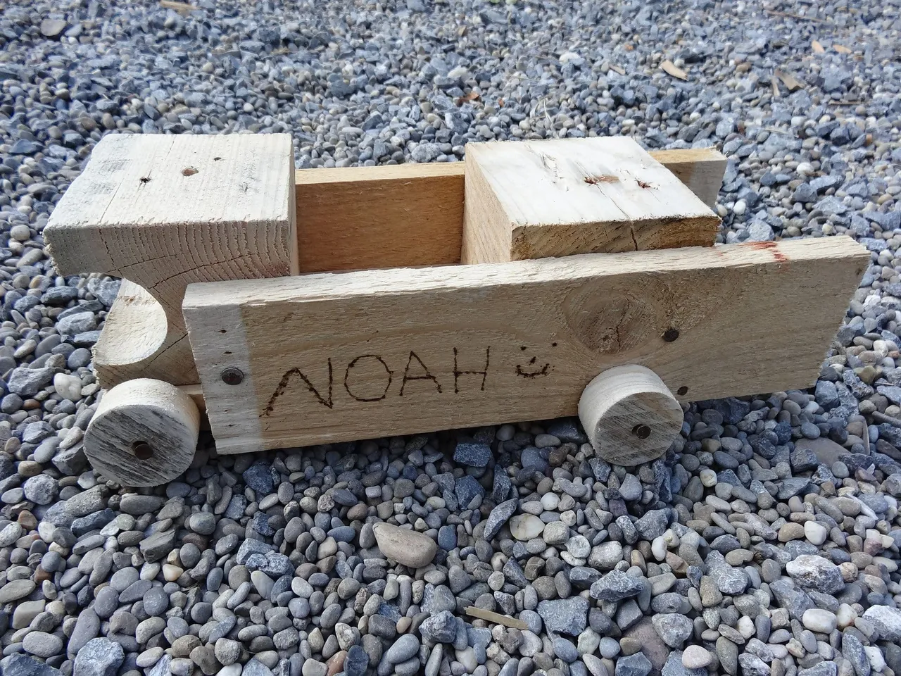 Camion Noah