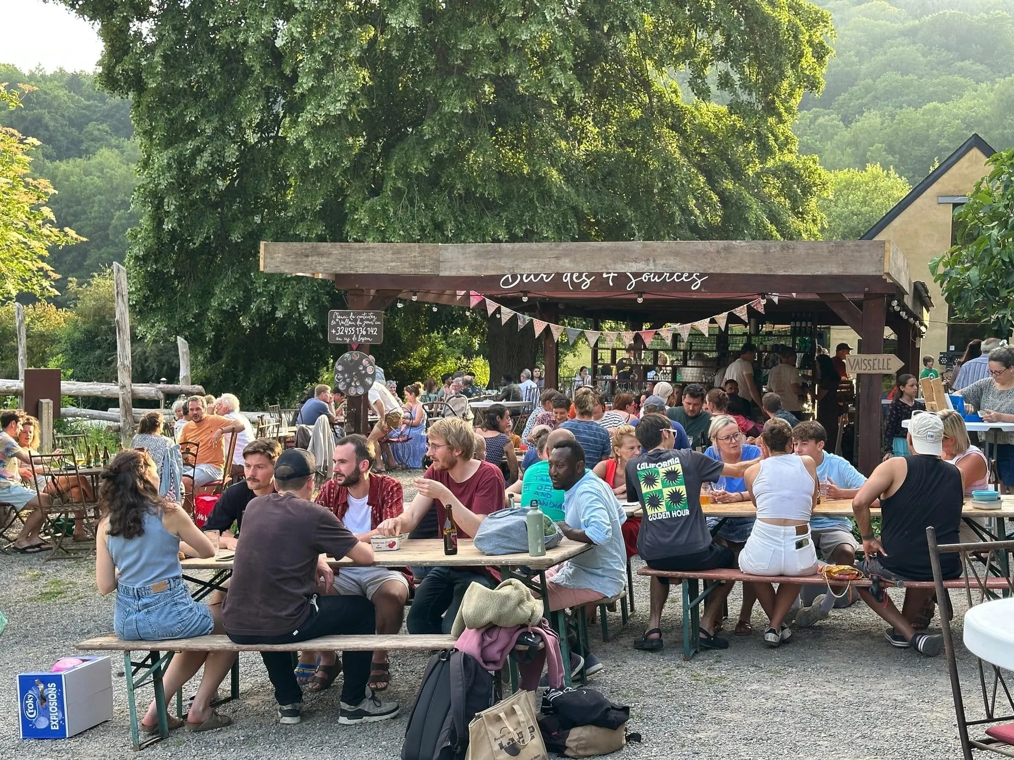 Une Pizza Party en terrasse, devant le Bar des 4 Sources