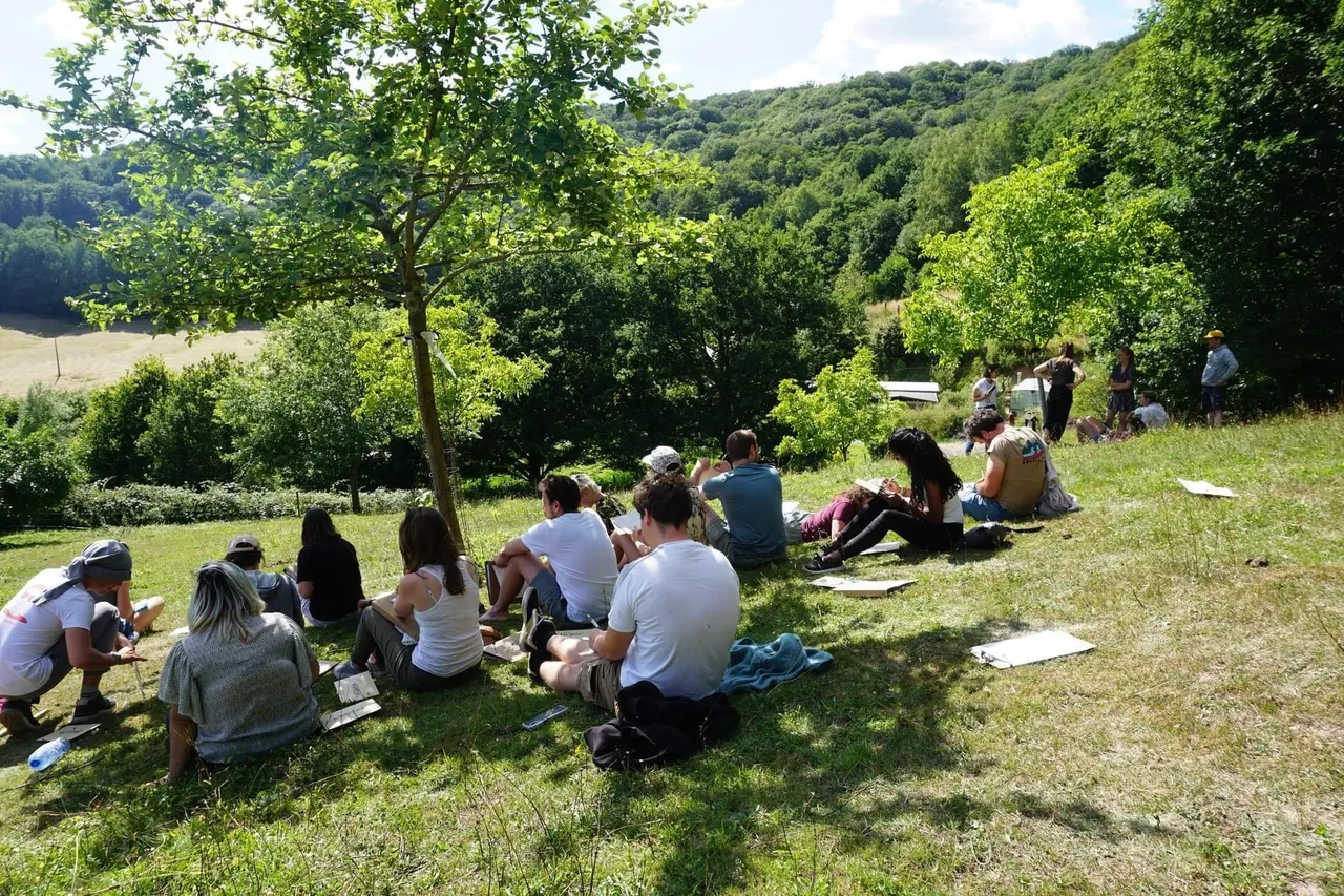 Réunion d’équipe dans la petite salle