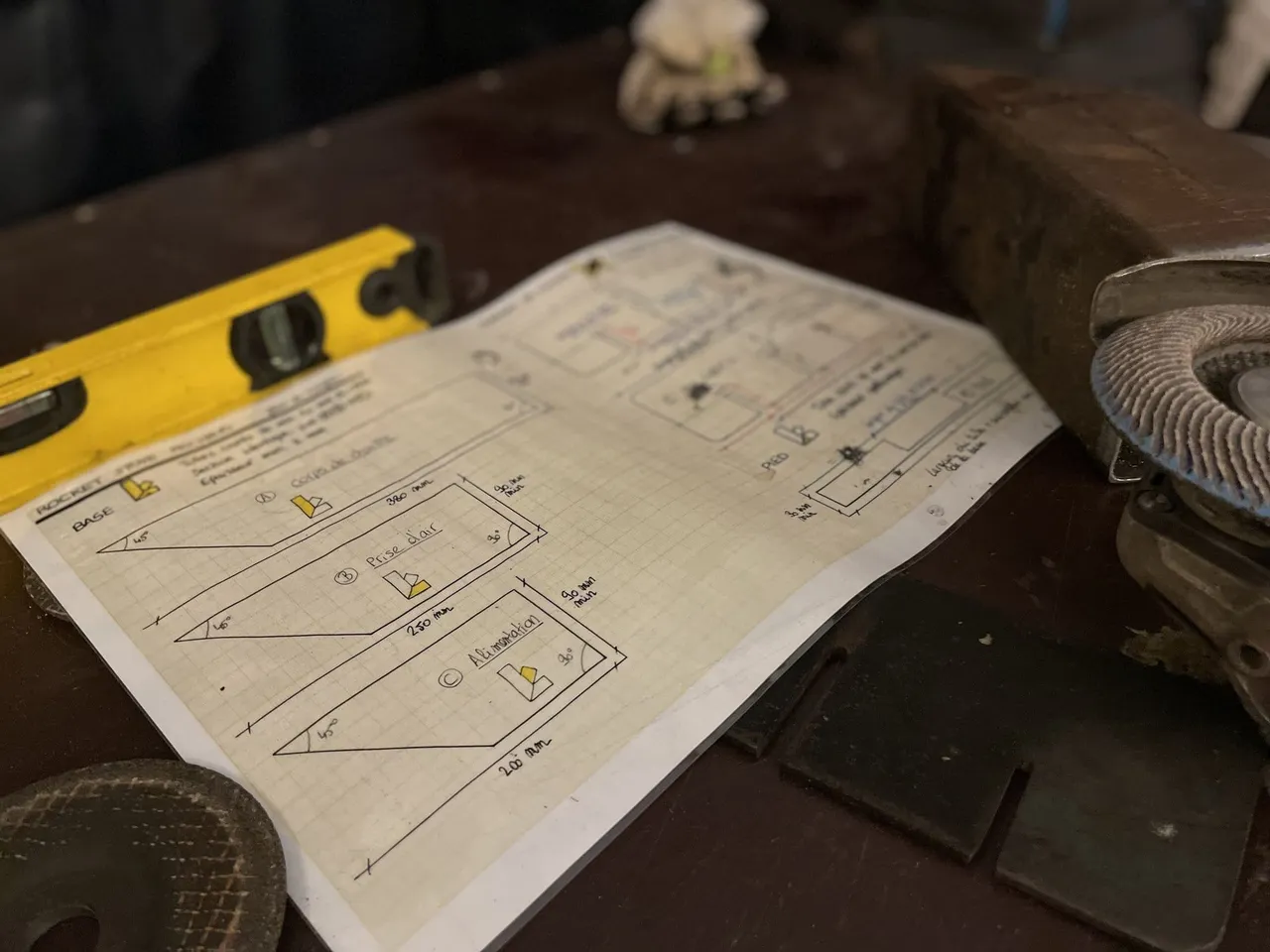 Low-tech: réchaud rocket stove et travail du métal