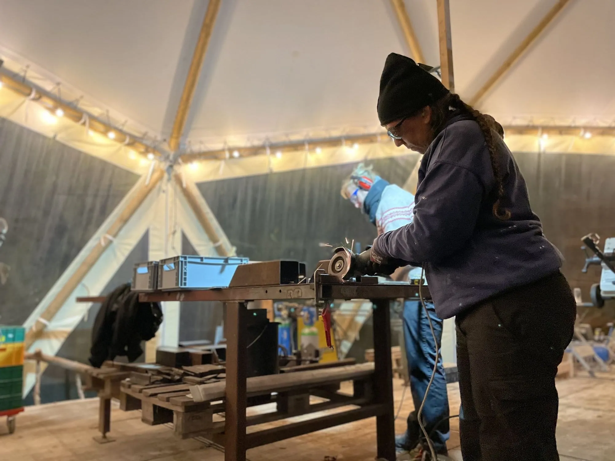 Low-tech: réchaud rocket stove et travail du métal