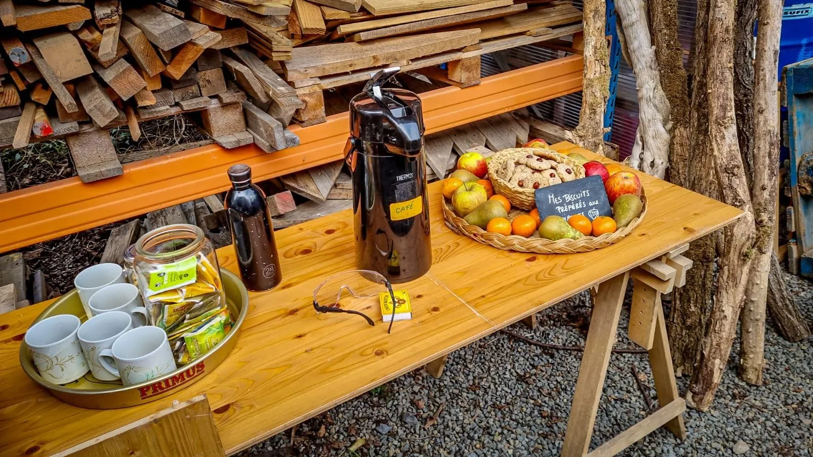 Low-tech: réchaud rocket stove et travail du métal